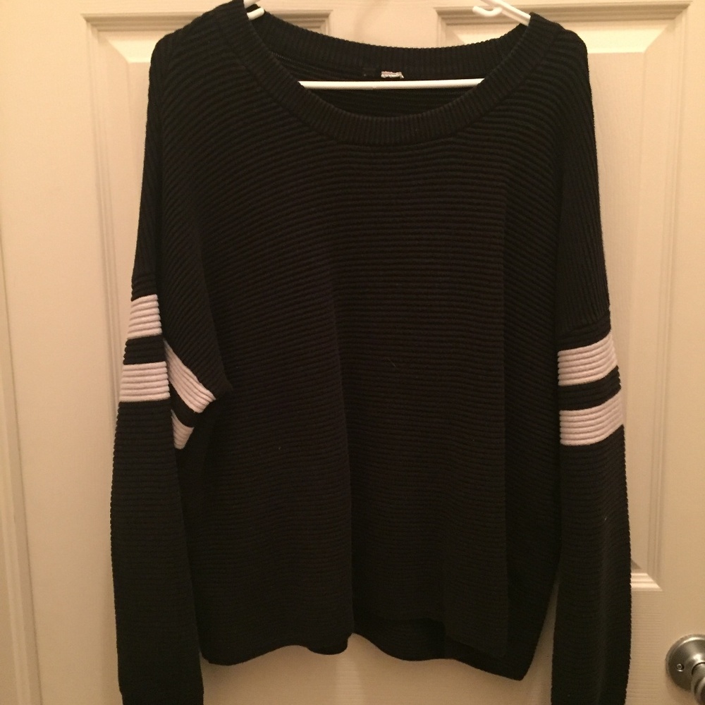 H&M Divided Black and White Ribbed Sweater